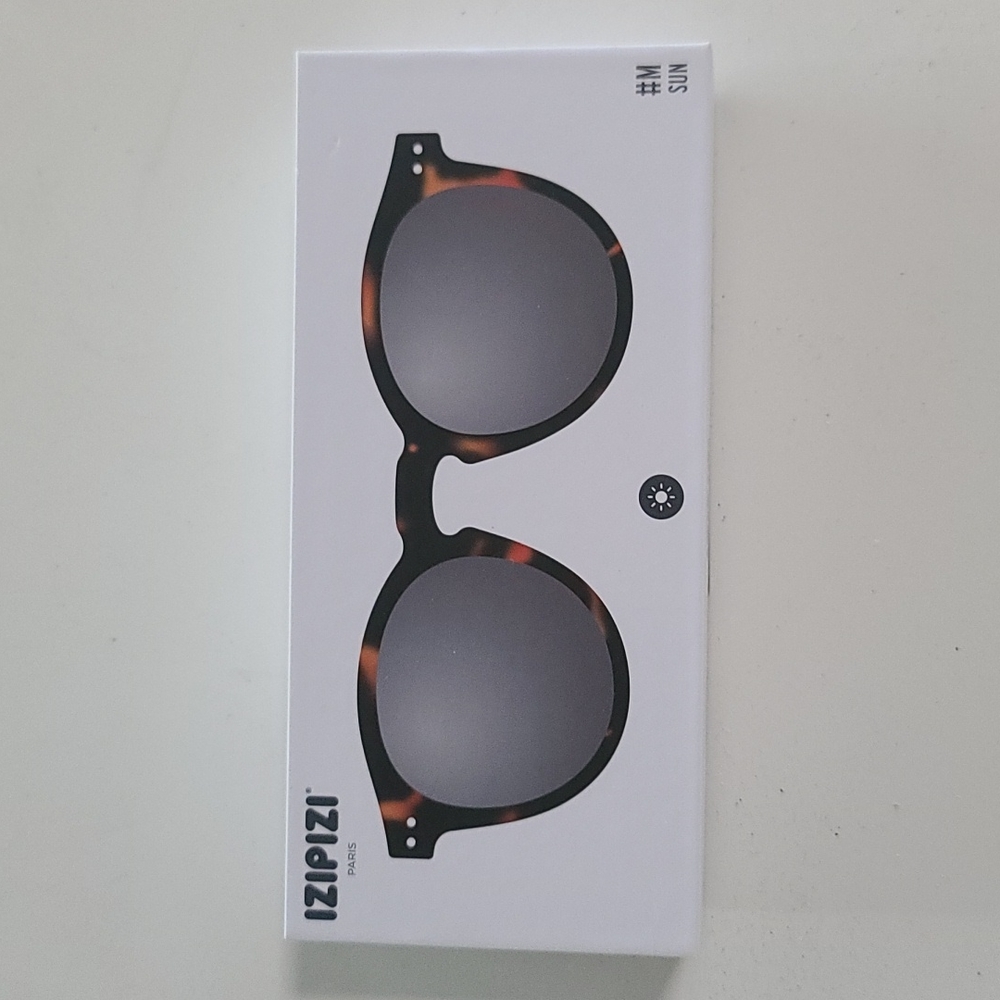 Brand new. In box. Izipizi